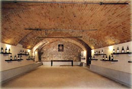 L'interno della Cantina Comunale di La Morra